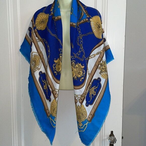Vtg Franco Laurenti extra large crest‎ themed scarf or wrap - Picture 9 of 11